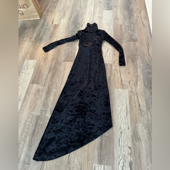 A.L.C. Brielle Stretch Velvet Open Back Long Sleeve Dress 00 - Picture 6 of 10